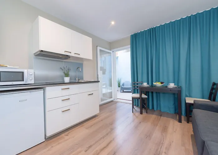 Senator 公寓式酒店 3*